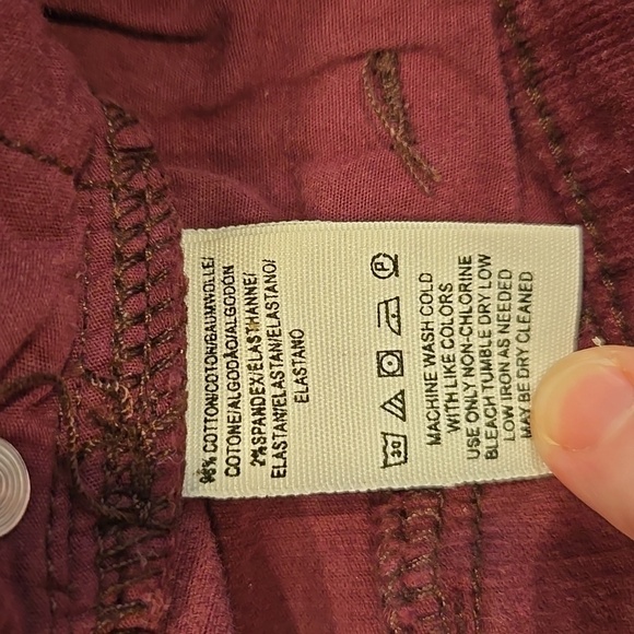 FREE PEOPLE BURGUNDY CORDUROY BUTTON FLY ANKLE/CROPPED SKINNY JEANS. SIZE 27. - Picture 4 of 7